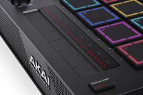 AKAI MPC LIVE 3 - 5